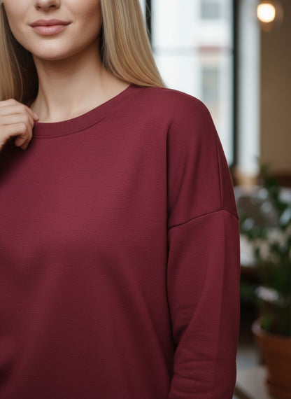 Premium Maroon Crewneck – Modern & Cozy Women’s Style