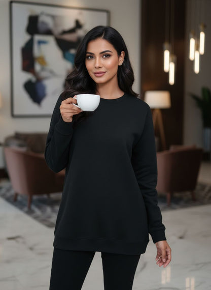 Women’s Minimal Black Sweatshirt – Cozy Modern Style”