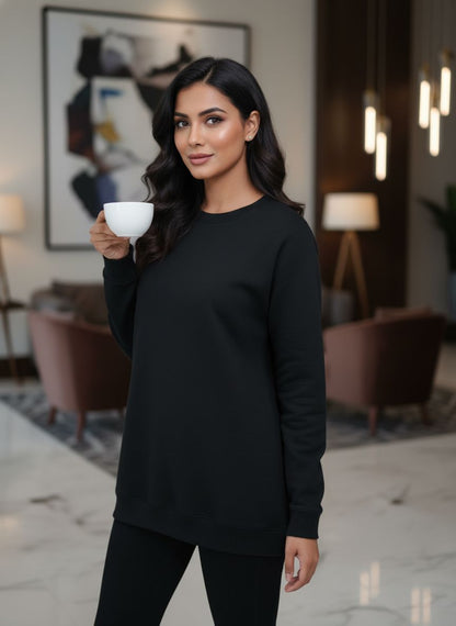 Women’s Minimal Black Sweatshirt – Cozy Modern Style”